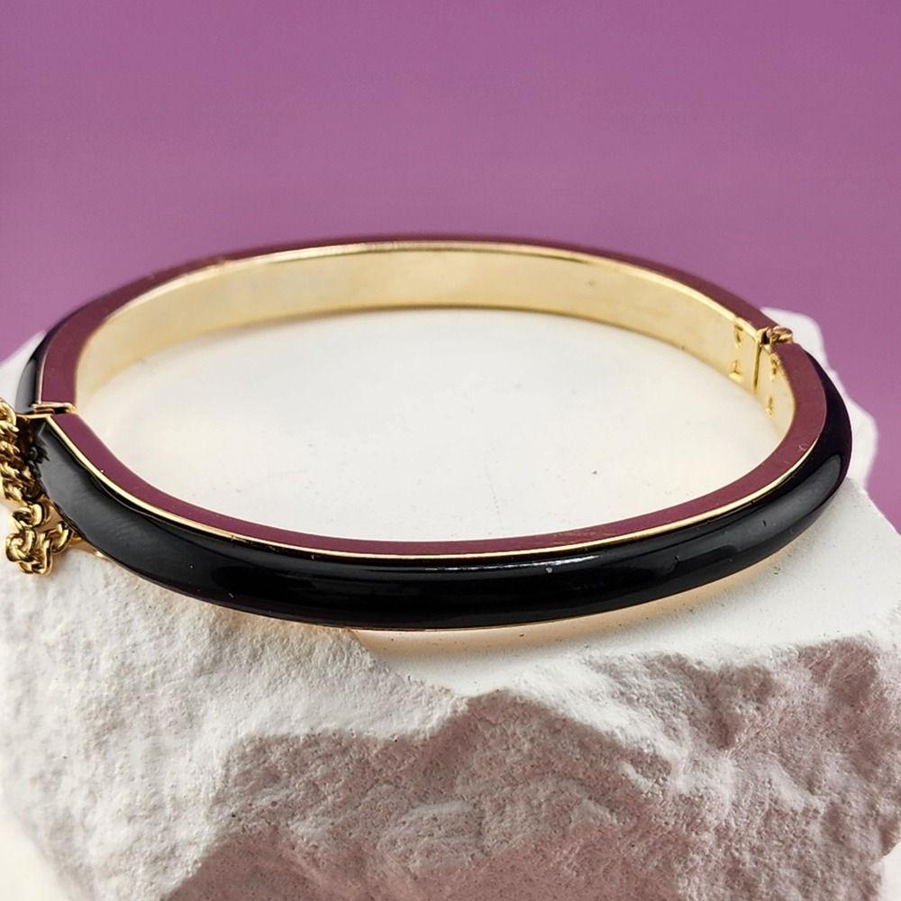 Black Enamel Gold Tone Hinged Bangle Bracelet Safety Chain Vintage Statement